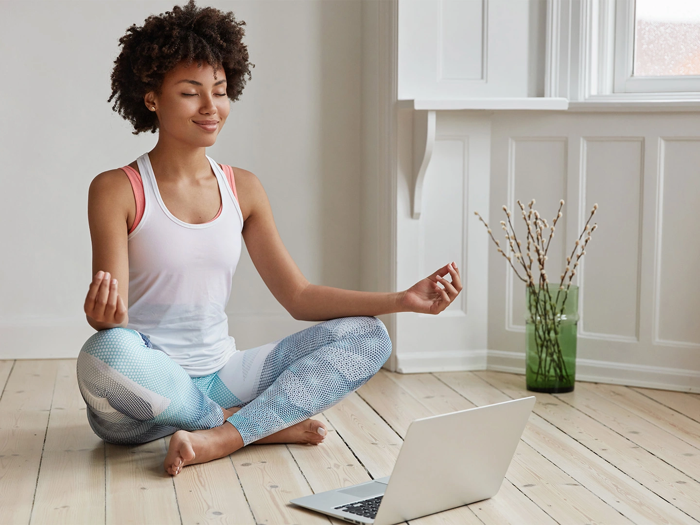 Clases de yoga en Barcelona y online con Priya Sugandh